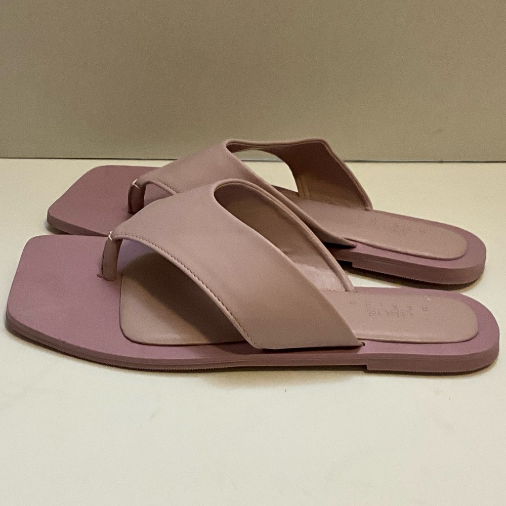 ASOS Design Fig Toe Thong Flat Sandals 8 - Picture 3 of 10